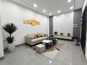 Bán nhà trung tâm Ngọc Thụy, đủ nội thất 47m2 x 5 tầng giá chỉ 6 tỷ nhỉnh