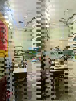 Bán nhà Dương Quảng Hàm, Cầu Giấy 42m2 x 5 tầng, giá 8,1 tỷ, cực gần phố