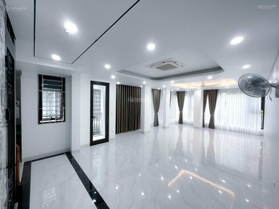 Chính chủ cho thuê nhà Huỳnh Thúc Kháng - Nguyên Hồng 70m x 4 Tầng MT 7M Mọi mô hình giá 27tr