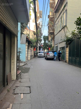 Chính chủ cho thuê nhà mặt ngõ to - vừa ở vừa kinh doanh ngõ 5m ô tô tránh Lạc Long Quân