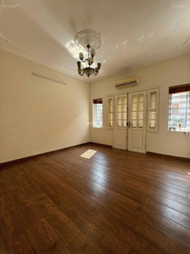 Nguyên căn Thái Hà 65m2x5T MT 5m sàn thông nhà trống, ngõ rộng, ô tô thoải mái, vị trí tốt 22tr/th
