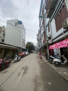 Ngọc Hà - Đội Cấn 2 thoáng, ngõ to 8m, ô tô tránh nhau, gara ô tô, vỉa hè rộng