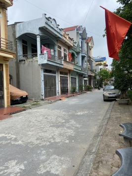 Cần bán mảnh đất đối diện vườn hoa tại khu đô thị Hòa Vượng, Nam Định.