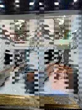 BÁN NHÀ NGUYÊN HỒNG  6 TỶ 30M² 3N - ĐỐNG ĐA - NGÕ RỘNG - LÔ GÓC - NHÀ MỚI Ở LUÔN TIỆN NGHI ĐẦY ĐỦ