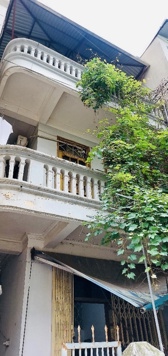 Trung Tâm Tây Hồ - Nhà 3Tầng - 50m- MT: 4.6m - Oto Vào Tận Nhà. 9.5 tỷ ( Còn TL )