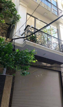 Chính chủ cần cho thuê gấp nhà phân lô Nguyễn Chí Thanh, DT 65m2 x 4 tầng, ô tô đỗ cửa. Gía 20tr/th