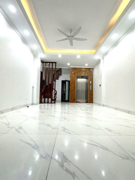 Rẻ nhất tầm giá – Phố Văn Cao, Ba Đình. Nhà mới thang máy 6 tầng x 35m, giá 7.5 tỷ