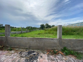 Bán gấp MT đường Nguyễn Hoàng, Mỹ Hòa, TP Long Xuyên, An Giang (gần chợ Long Xuyên) 120m2