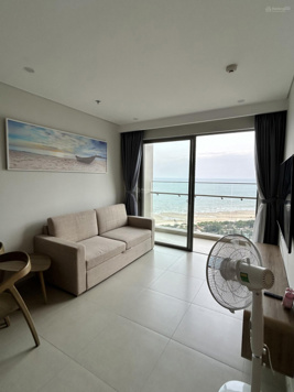 Chính chủ bán căn hộ The Sóng Vũng Tàu tầng 26 view biển 72m2 2PN full nội thất xách vali vào là ở