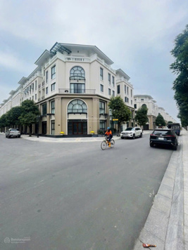 Căn góc đường thông giảm giá 4 tỷ chỉ còn 18.2tỷ bao phí. S 125m2. SXD 415m2 sát chung cư vườn hoa