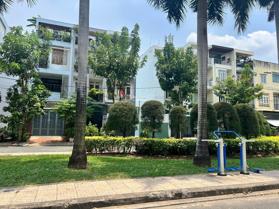 Bán nhà(5x18m) sẵn kết cấu-HXH 6m P.13 Đặng Thùy Trâm-đối diện công viên. Gía 11 tỷ 5 thương lượng