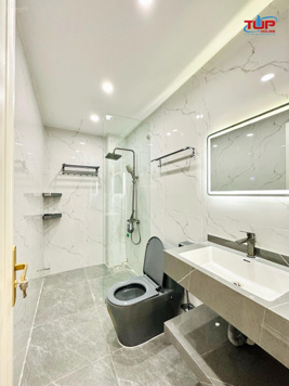 Bán nhà mặt đường 30m tuyến 2 Võ Nguyên Giáp, vỉa hè rộng 8m, buôn bán kinh doanh mọi mặt hàng