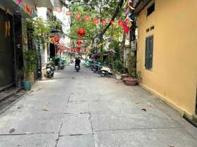 Ông Ích Khiêm 5 tầng x mặt tiền 4.5M - Cách mặt phố vài bước chân. Gần ô tô. Trước nhà thoáng sáng