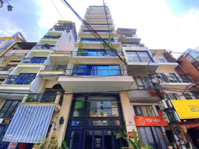 Cầu Giấy phân lô ô tô vào nhà - thang máy - nhà đẹp chủ tự xây 50m nhỉnh 18 tỷ