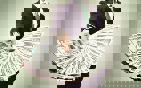 Công chứng vay tiền: cá nhân nhận thế chấp sổ đỏ có hợp pháp?
