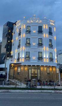 Chính chủ bán toà nhà ngay mặt tiền Phạm Văn Đồng tự khai thác 121tr/ tháng