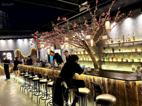 Sang Quán Rooftop Bar Cộng Hòa P4,Tân Bình, 8x30m, đủ thiết bị, 399tr