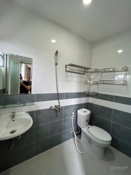 CHDV Full nội thất, cửa sổ trời toàn cảnh Giá 5tr3