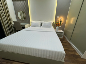 Bán căn hộ chung cư 130m2 chính chủ mặt đường Hoàng Thúy, Hà Nội - 0888346562