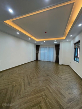 Bán nhà TT Ba Đình 35m2x6T thang máy - gần ô tô - trước nhà rộng thoáng - giá 7.5 tỷ phố Vĩnh Phúc