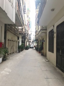 Trung tâm Ba Đình 42m2 x mặt tiền 3.5M - Ngõ to ô tô tránh - Ô tô đỗ cách nhà 15M - An ninh tốt.