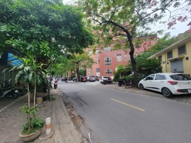 Cực hiếm! Đất tặng nhà, Lô góc Trung Kính 80m x 3T, MT 5m, 3 thoáng, gần phố 19,7 tỷ.