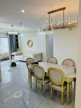 Em cần bán căn hộ Sunrise City. Đc: 23 Nguyễn Hữu Thọ, phường Tân Hưng, quận 7, TP. HCM. - DT: 99m