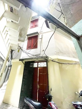 NHÀ ĐÊ LA THÀNH 4PN DÂN XÂY LÔ GÓC 2 THOÁNG, KINH DOANH CHO THUÊ TỐT, RA XÃ ĐÀN 25M|DT33m2