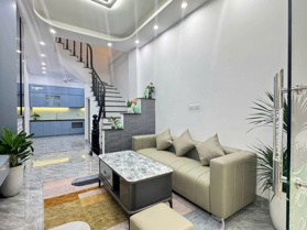 Duy nhất! phố Lạc Long Quân, 2 thoáng, NT mới ngõ nông 35m2 chỉ 5,8 tỷ.