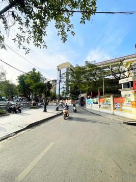 HIẾM-NHÀ LÒ ĐÚC 3PN, GẦN HỒ HAI BÀ TRƯNG, NGÕ NÔNG SH QUAY ĐẦU, 10M RA OTO|DT22m2x5T_5,8TỶ