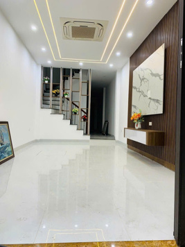 Nhà mới Văn Cao 45m2 x 5 tầng thang máy - 2 mặt ngõ - Thoáng sáng - Cách mặt phố 2 nhà.