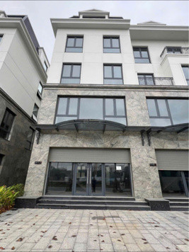 Nhà phố 5 tầng mặt Đại Lộ Nam Sông Mã đối diện 31 tòa chung cư Vin, diện tích 123.3m2, giá 10.5 tỷ