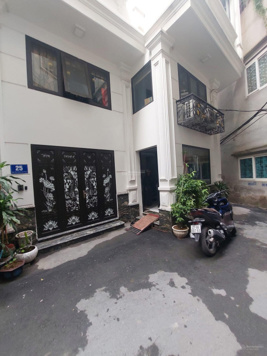 Mặt tiền 7m - Nhà Thuỵ Khuê: 50m2 7 tầng - lô góc - ô tô vào nhà - nhà đẹp mà giá tốt