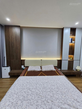 NHÀ PHỐ TÂN ẤP, QUẬN BA ĐÌNH, CÁCH MẶT PHỐ 8M, NGÕ RỘNG Ở KẾT HỢP KINH DOANH