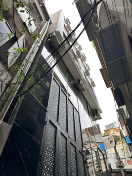 Bán CHDV 104m2x7 tầng thang máy, dòng tiền 1,6 tỷ/năm, ô tô/phố 10m, 34 phòng, 136tr/tháng Ba Đình