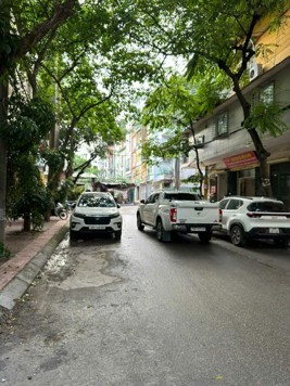 Vĩnh Phúc - BA ĐÌNH 50m2 x 8 tầng thang máy- Phân lô vỉa hè - Ô tô tránh dừng đỗ ngày đêm