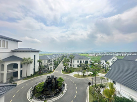 Bán biệt thự Vườn Vua Resort - sẵn sổ - ô tô đỗ cửa - khai thác dòng tiền 70tr/tháng