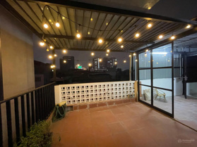 Bán nhà riêng tại Ngọc Khánh, Ba Đình, cách ô tô 30m, DT 65m2, view đẹp, giá tốt chỉ 13.8 tỷ