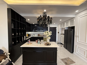 BÁN CÁC CĂN TRỤC HOA HẬU 3-4PN TẠI ROYAL CITY