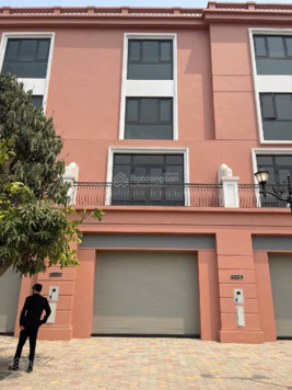 Bán nhanh căn shop có mặt tiền 6m duy nhất ở cạnh TTTM Vincom. Vốn chỉ cần 4,3 tỷ. LH 0868 926 893