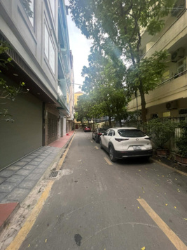 Bán Nhà Liền kề 50m2 x 5 Tầng, Mặt Tiền 5M , Tại Mỗ Lao, Hà Đông. Giá 15.6 Tỷ