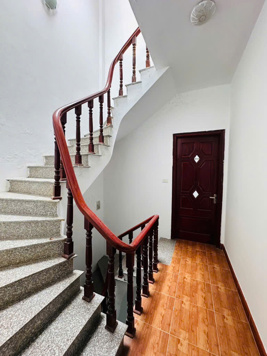 Hiếm! Nhà Đẹp 5 Tầng Tây Hồ, Ngõ 603 Lạc Long Quân - Sẵn Sàng Về Tay Chủ Mới!