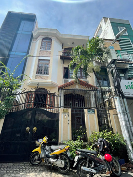 BÁN BIỆT THỰ TẠI TRẦN DOÃN KHANH P.ĐAKAO Q.1 CN: 110.4m2_HẦM-4 TẦNG FULL NỘI THẤT. GIÁ CHỈ 45 TỶ TL