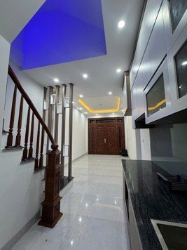 Nhà gần cao đẳng FPT ngõ rộng mênh mông , 2 mặt thoáng ở suớng