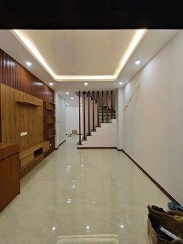 Đội Cấn 35m2 x 5 tầng - Cách ô tô dừng đỗ 20M - Ngõ nông, gần phố.