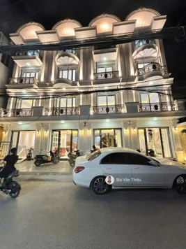 Nhà 4 tầng xây mới có thang máy phố Thiên Lôi, Vĩnh Niệm