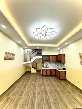 Bán nhà Hoàng Hoa Thám, quận Ba Đình 32m2, 5,5 tỷ nhà mới ở ngay, giáp Ngọc Hà, Đội Cấn, Thuỵ Khuê