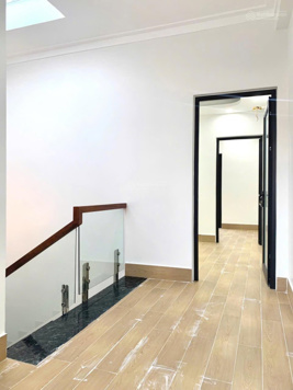 Nhà mới đẹp - Đang hoàn thiện - Phố Lũng Bắc