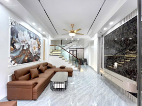 Nhà phố Ngô Gia Tự - Ngay ngã 3 Văn Cao