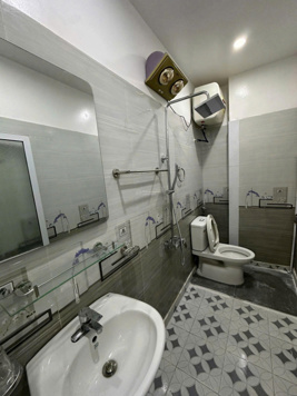 BÁN NHÀ 4 TẦNG đường Tiền Phong rẻ nhất Đằng Hải ô tô đỗ cửa